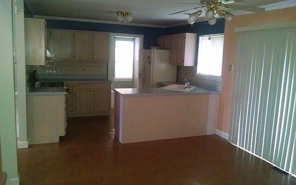 3rd image of 139 W Willow Dr
