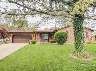 118 Elvira Dr, Smithton, IL 62285