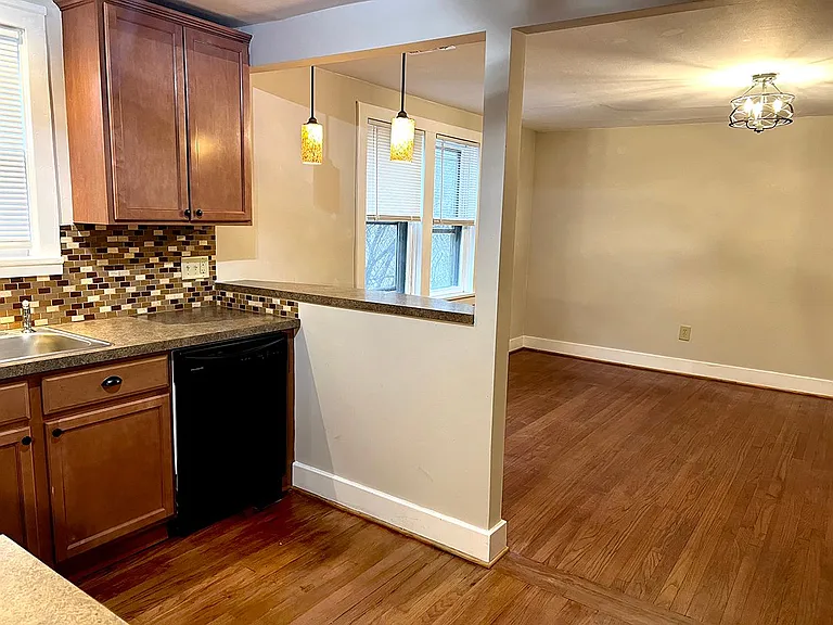 303 Richmond Ave #105 — Photo 11