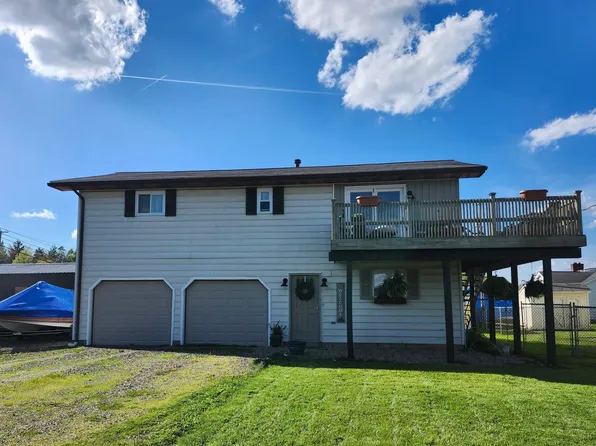 11380 Primrose Ln, Conneaut Lake, PA 16316
