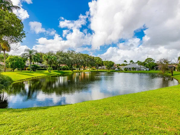 323 W Conference Dr, Boca Raton, FL 33486