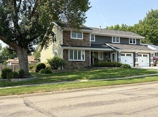 2602 Springfield St, Bismarck, ND 58503