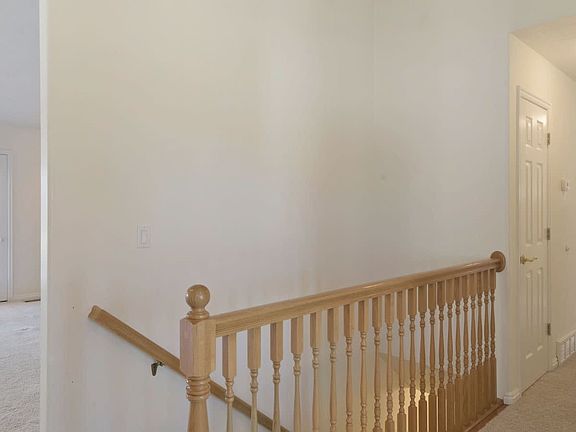 5th image of 8417 S Stratford Ln
