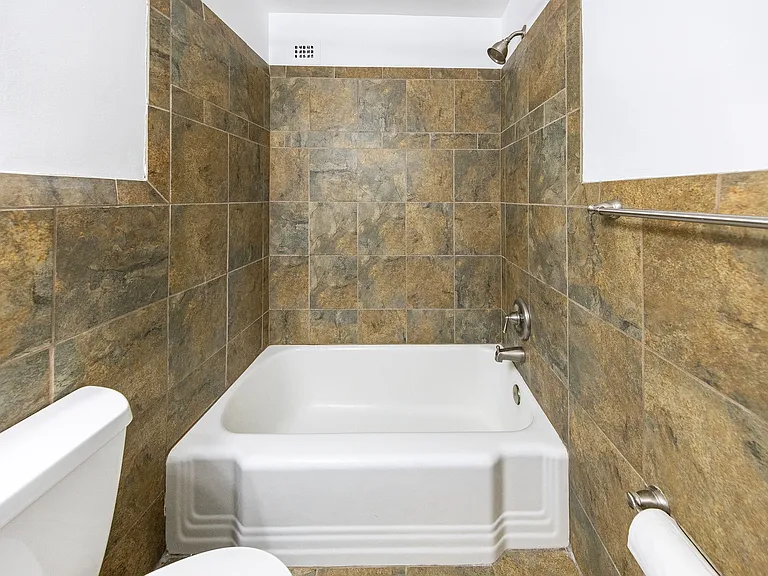 600 Roosevelt Blvd #415 — Photo 22