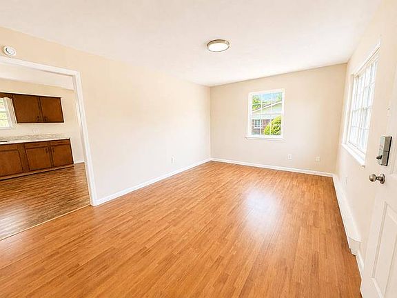 5th image of 309 Kentucky Ave