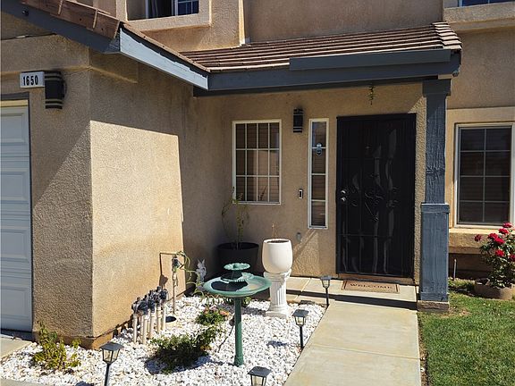 2nd image of 1650 Ravenswood Rd