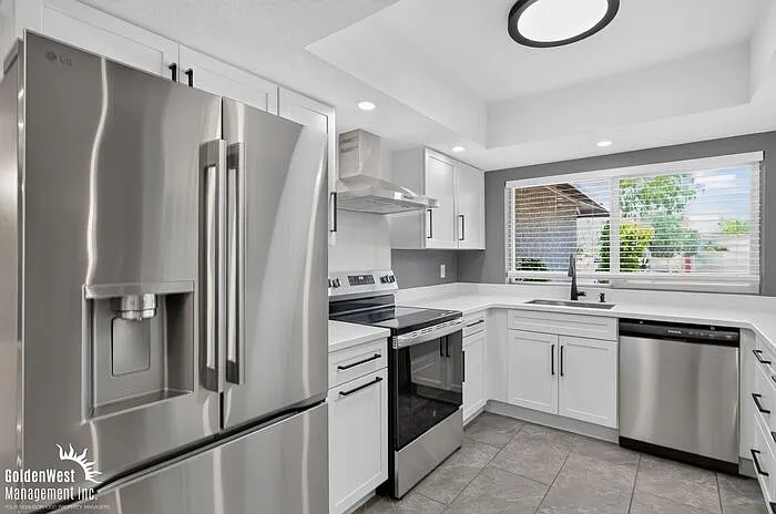 2615 W Straford Dr — Photo 8