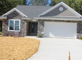 818 Falling Waters Blvd, Port Clinton, OH 43452