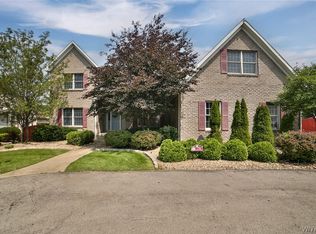 154 Pleasant View Dr, Lancaster, NY 14086