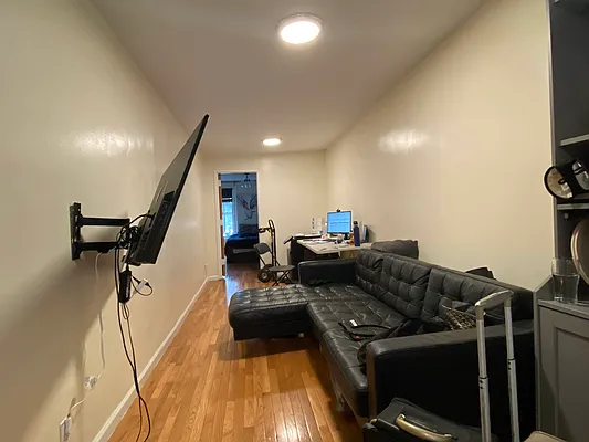 Rented by Urban Real Estate Property Group Inc | media 7