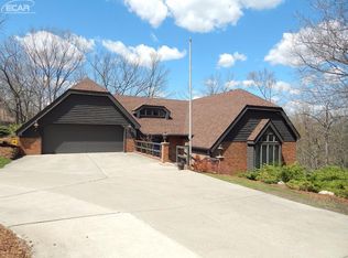 7352 River Rd, Flushing, MI 48433