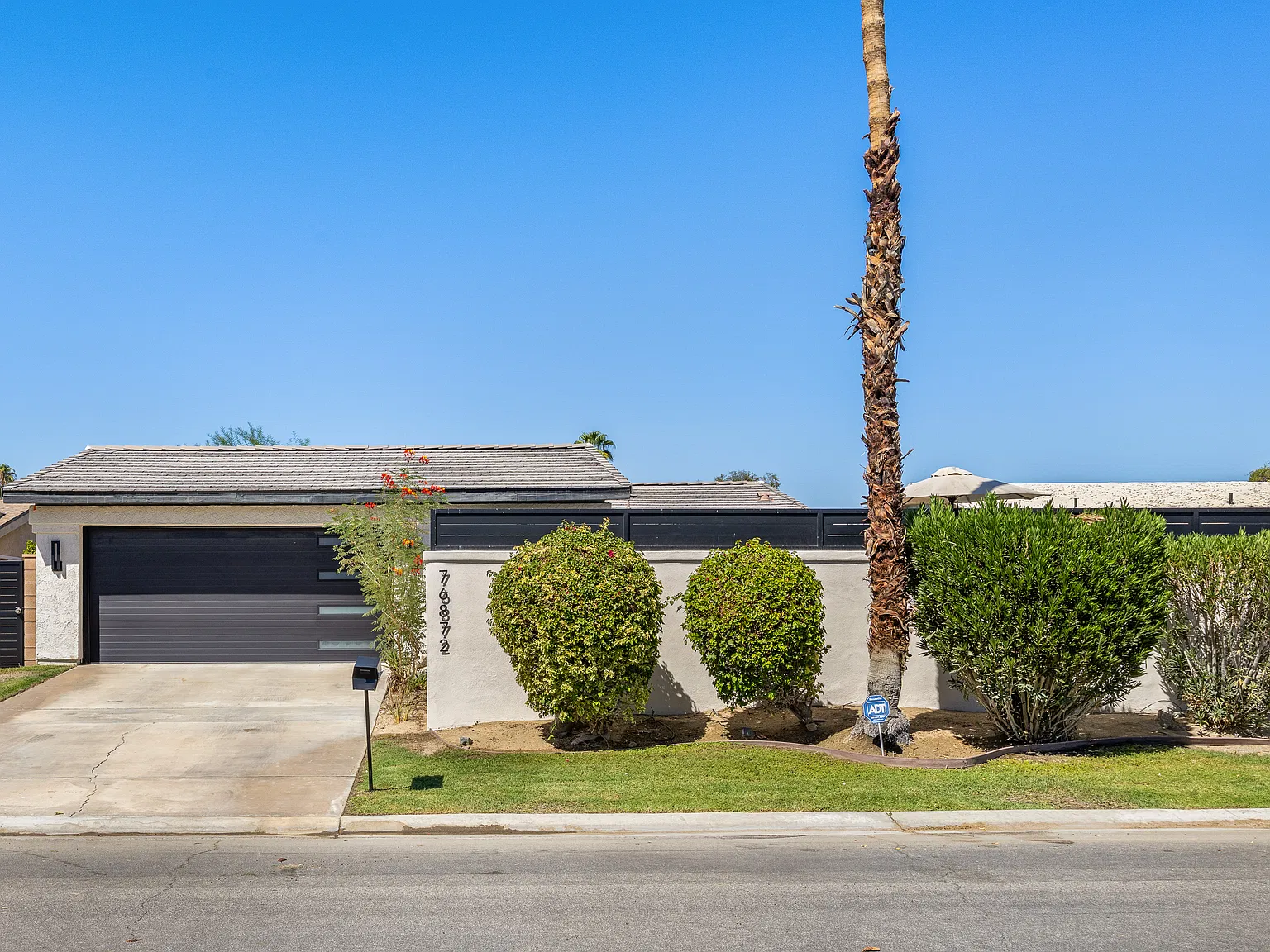 3 bed, 1400 sqft, $4,500 — Photo 2