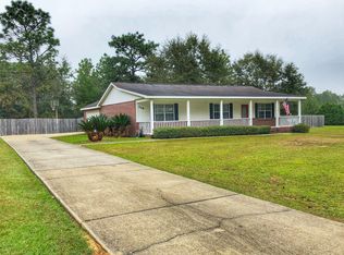 249 Ten Lake Dr, Defuniak Springs, FL 32433