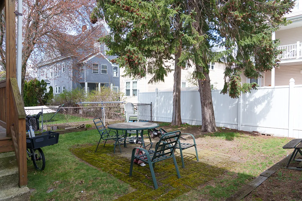 4 bed, 1.5 bath, 1400 sqft, $4,400 — Photo 3