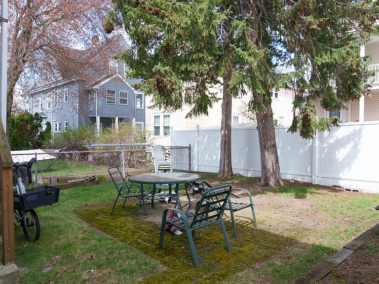8 Niles St #2D — Photo 3