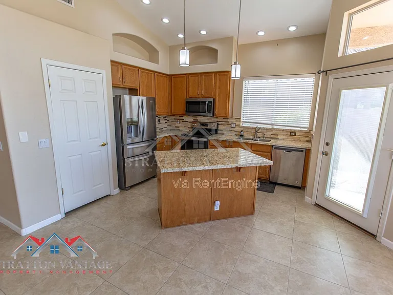 6152 W Irma Ln — Photo 15