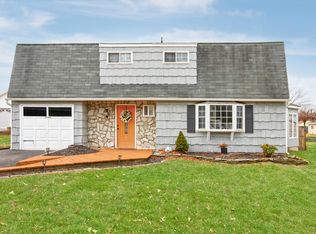 16 Bear St, Selden, NY 11784