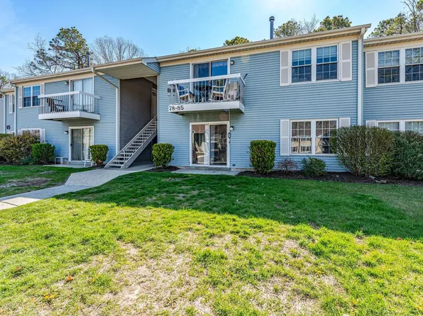80 Club Pl #80, Galloway, NJ 08205