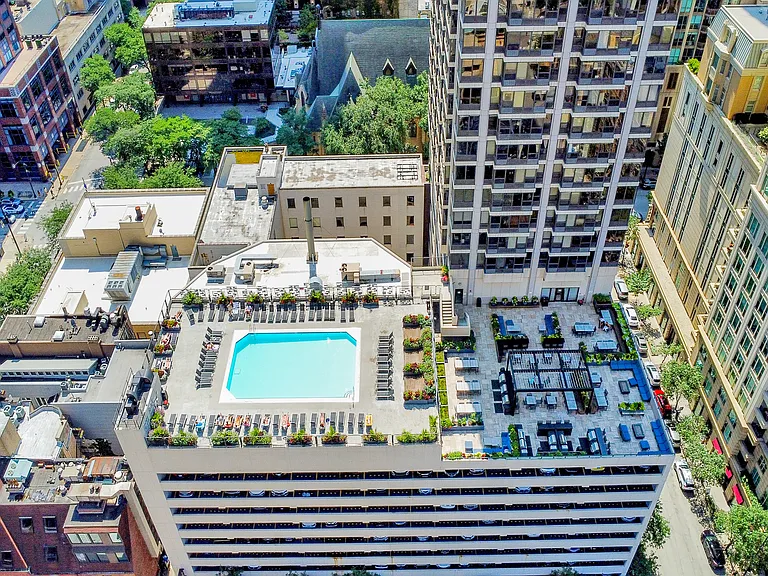 30 E Huron St #2402 — Photo 23