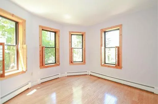 3 bed, 1150 sqft, $4,400 — Photo 4