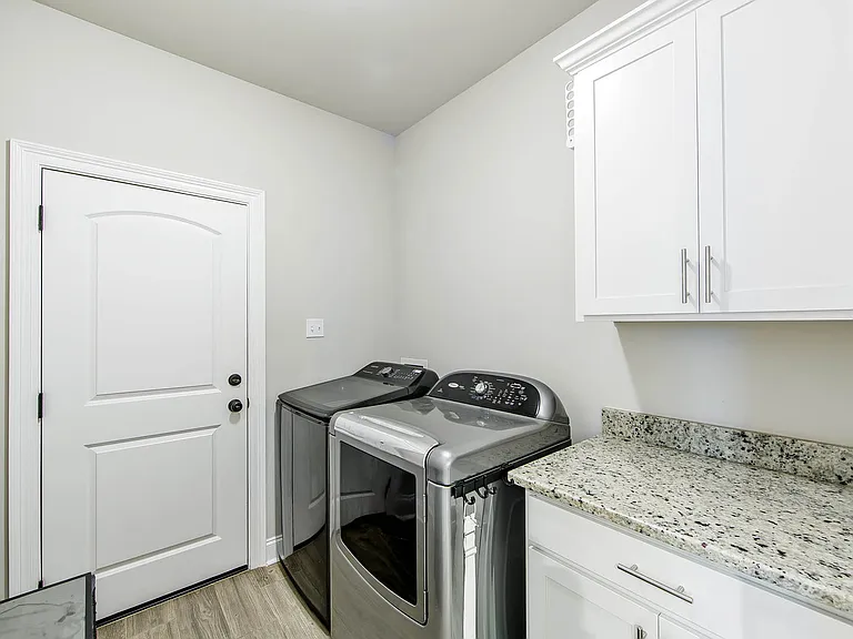 110 Devon Ct — Photo 14
