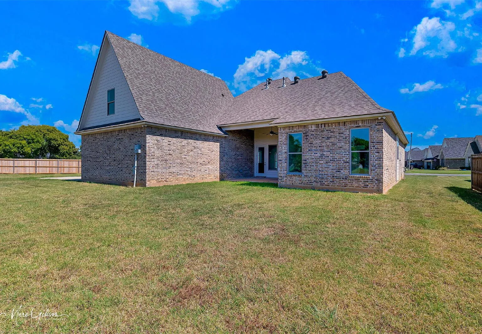 4 bed, 3.0 bath, 2310 sqft, $2,800 — Photo 4