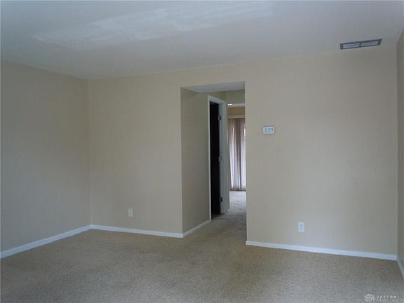 3rd image of 545 Adrian Ct