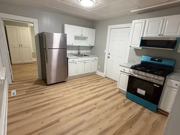 245 Goodrich St, Hamden, CT 06517