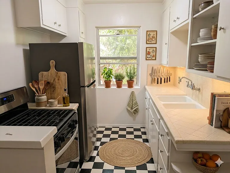 Virtual features added to the kitchen