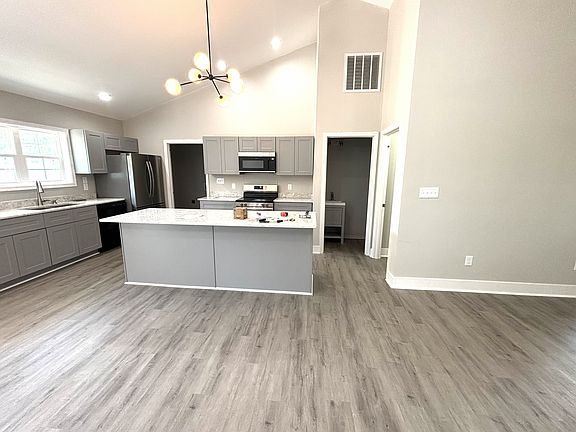 3rd image of 330 Wilson Rd