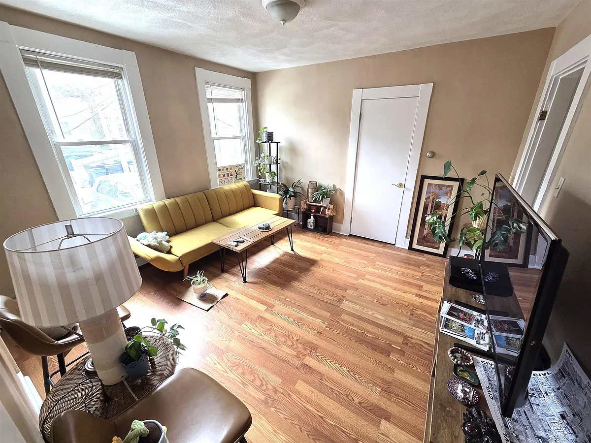 Building Photo - 271 Cardinal Medeiros Ave #1