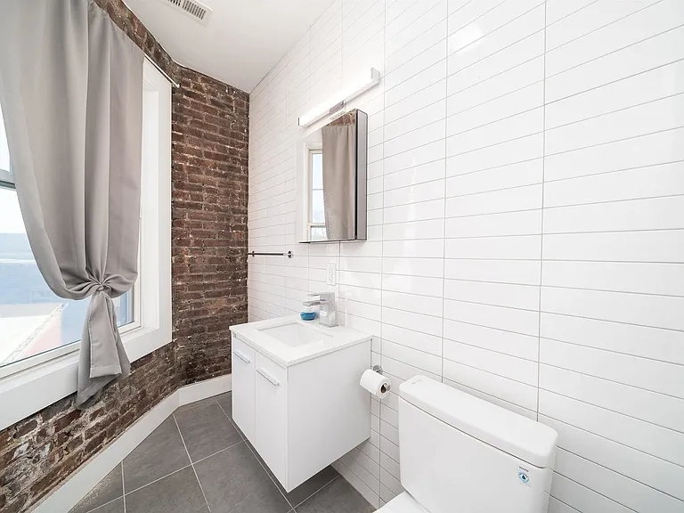 27 Corbin Ave #6 — Photo 15