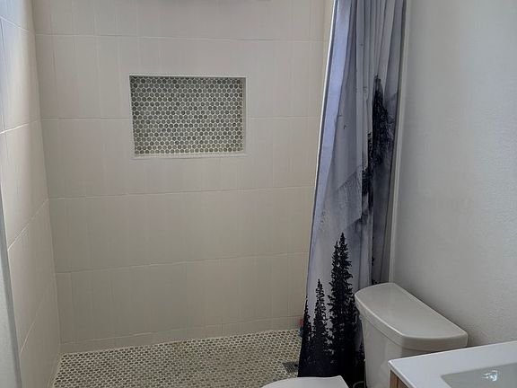 2nd image of 633 E Park Cielo Apartments Ln #6