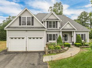 24 Goldfinch Dr, Pelham, NH 03076