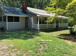 106 Vickie Dr E, Dawsonville, GA 30534