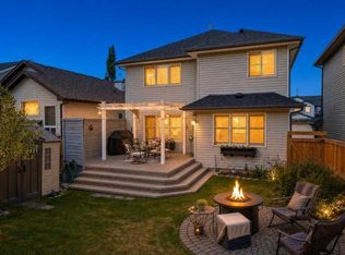 121 W Rockyspring Ter NW, Calgary, AB T3G5Z7