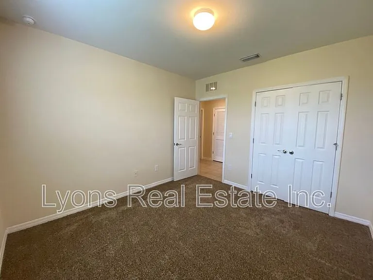 111 NW 9th St — Photo 8