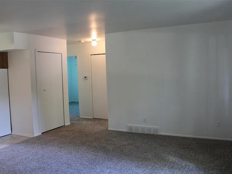 37 Maplecrest Dr — Photo 3