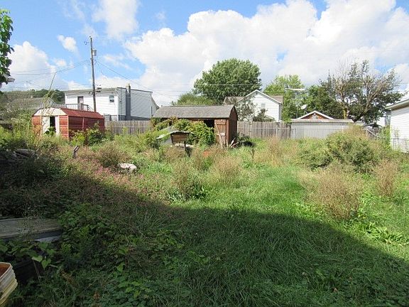 3rd image of 126 1st St