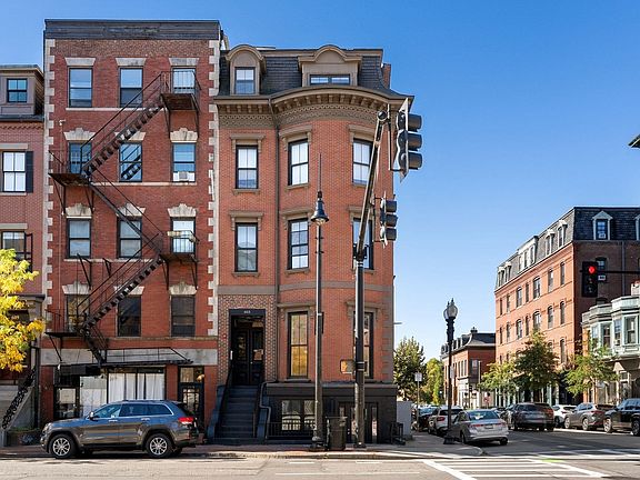 2nd image of 603 Massachusetts Ave