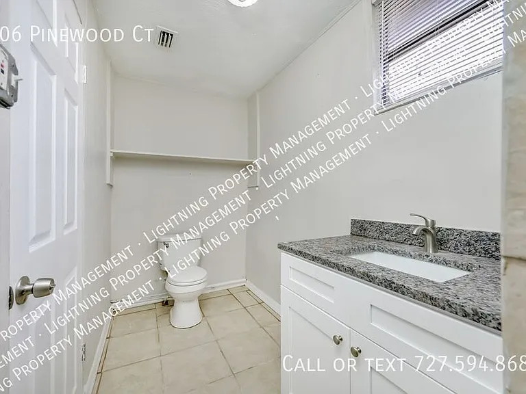 406 Pinewood Ct — Photo 7