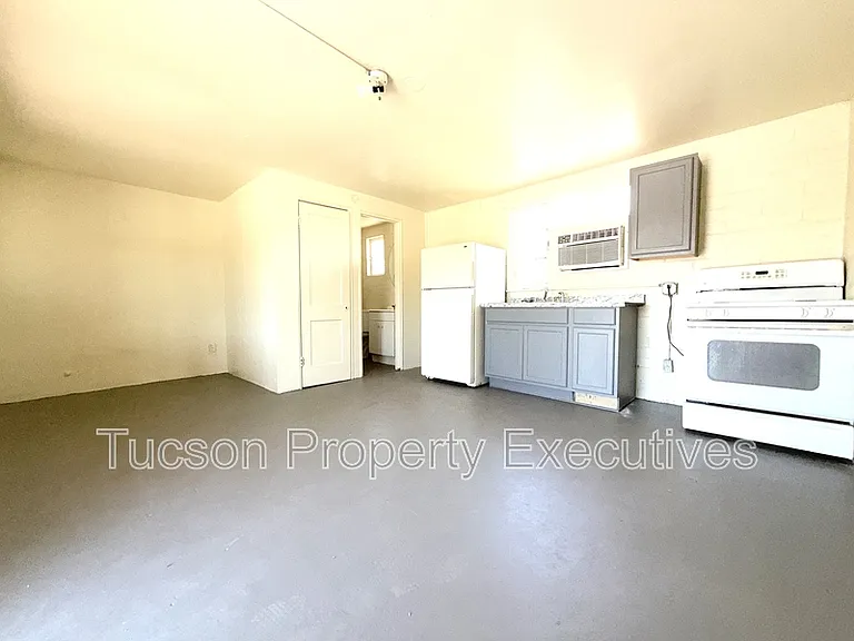 3314 E Benson Hwy #5 — Photo 1