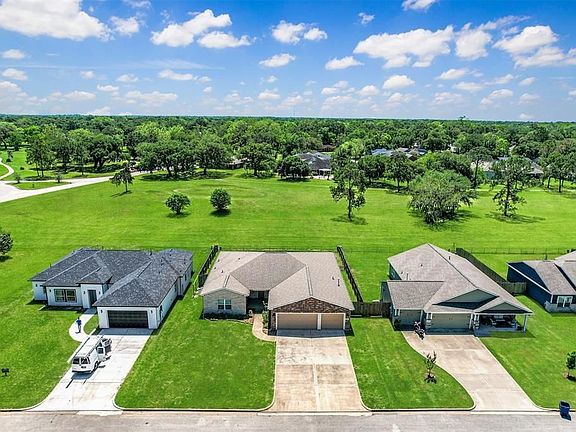 2nd image of 215 Mossy Meadow Dr
