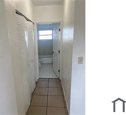 1070 NW 9th Ave #1 — Photo 5