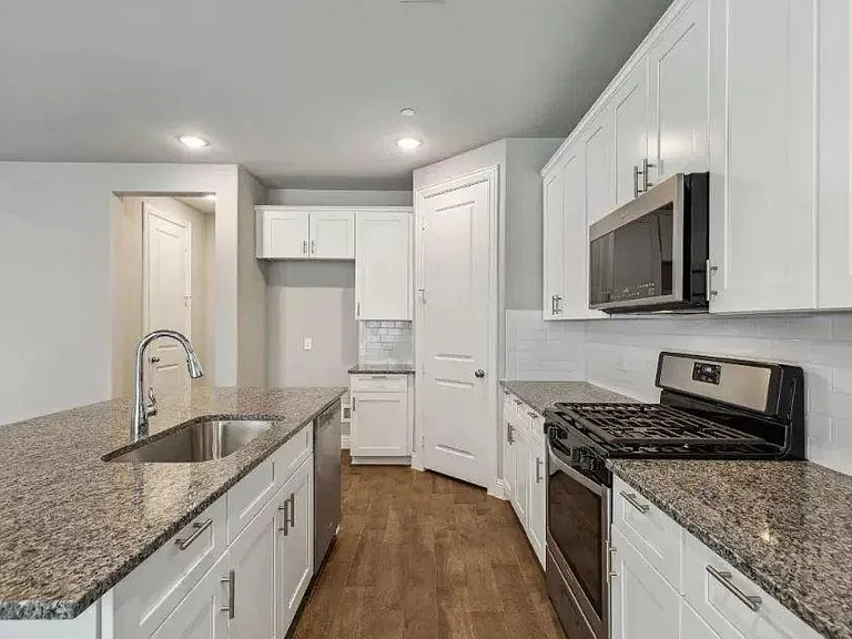 207 Suma Dr — Photo 13
