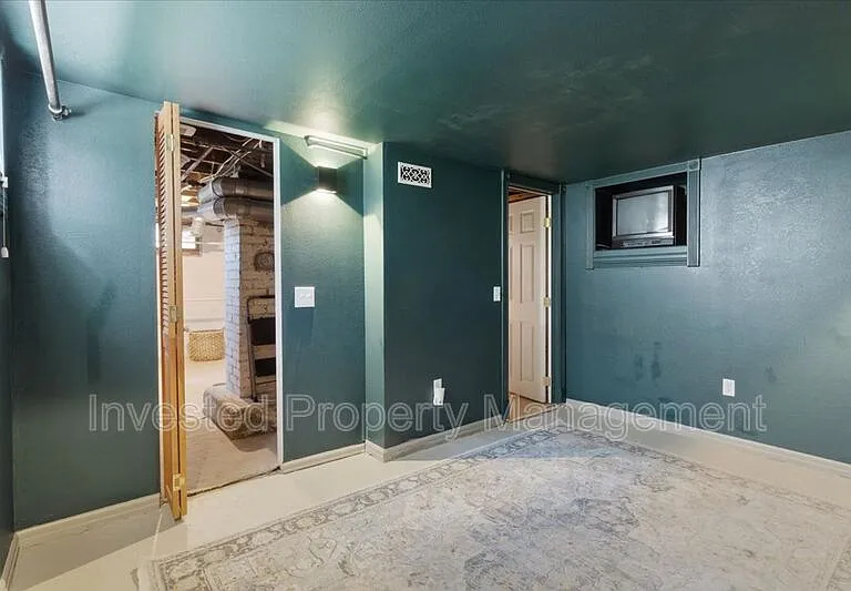 3077 Benton St — Photo 27