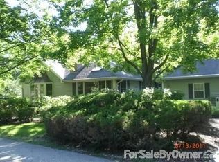 202 E Tower Dr, Tower Lakes, IL