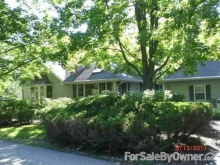202 E Tower Dr photo 1