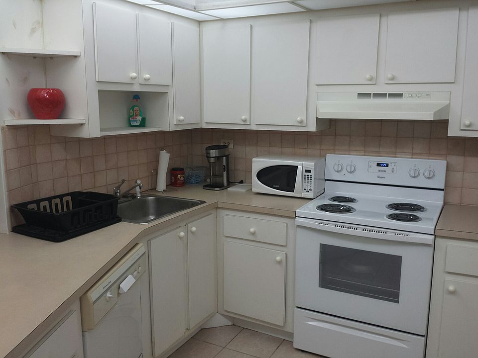 1st image of 1680 NE 191st St #1092