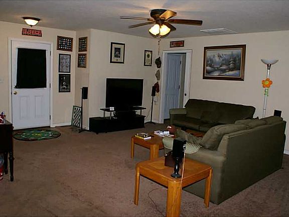 2nd image of 813 W 15th St